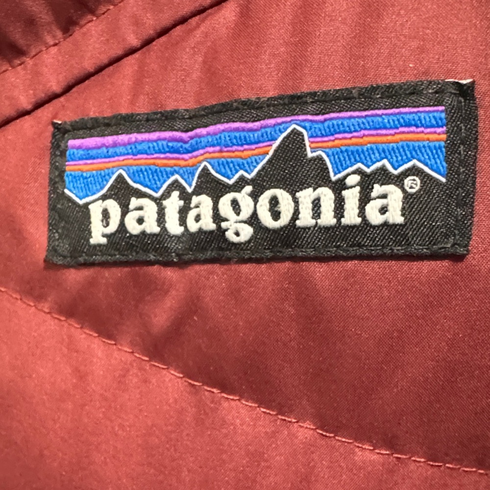 Patagonia Women's Down Burgundy Puffer Jacket with Hood - Picture 4 of 14